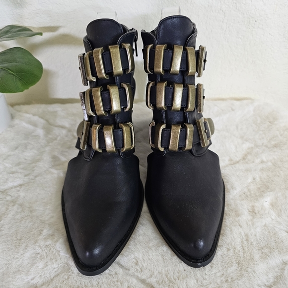 NWOB! Sacred Heart Sargeant Vegan Leather Buckle Booties! Size 10. - Picture 4 of 9